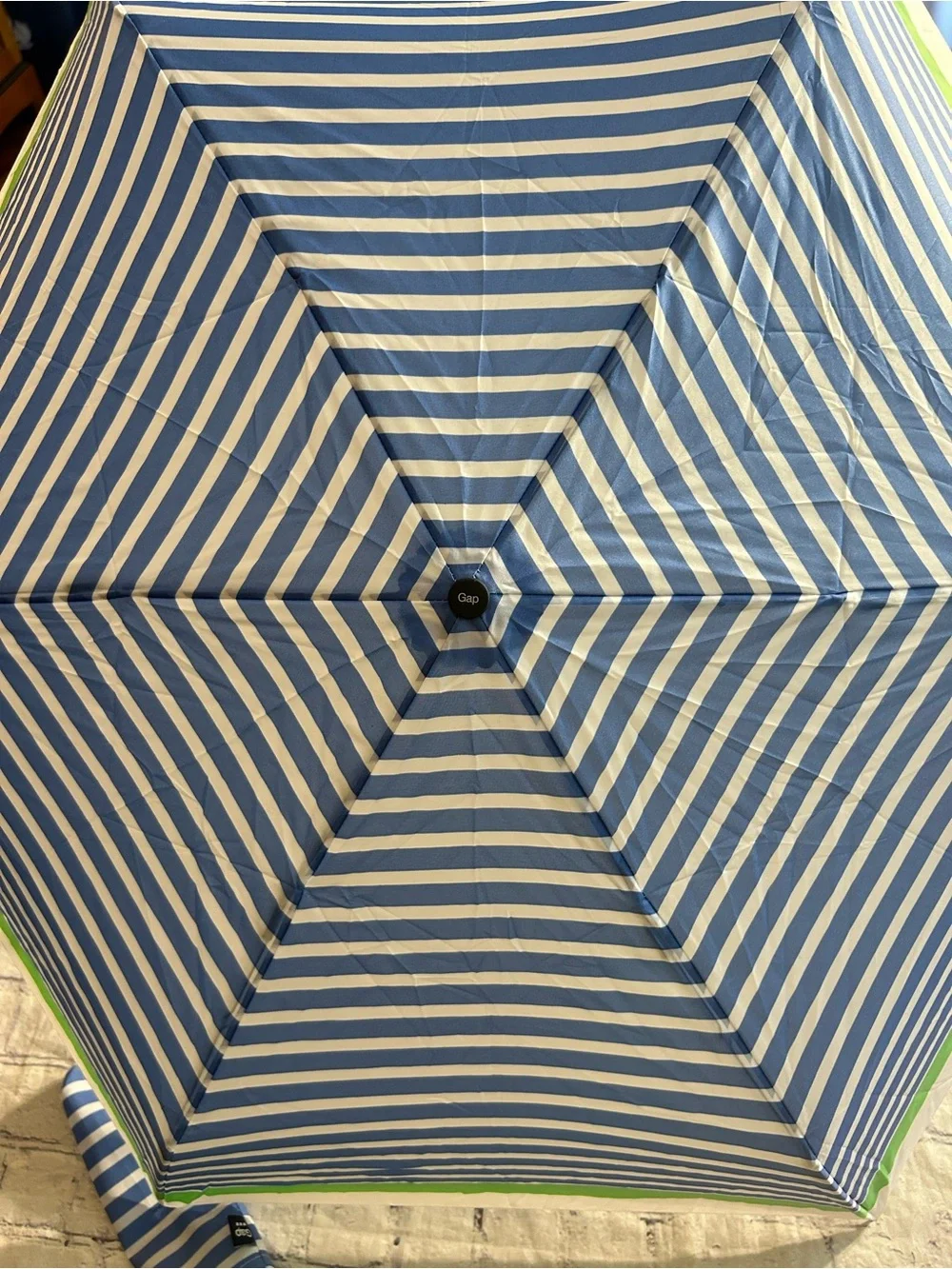 GAP COMPACT BLUE/GREEN/WHITE STRIPED FOLDING ATTACHED HANDLE WRIST UMBRELLA